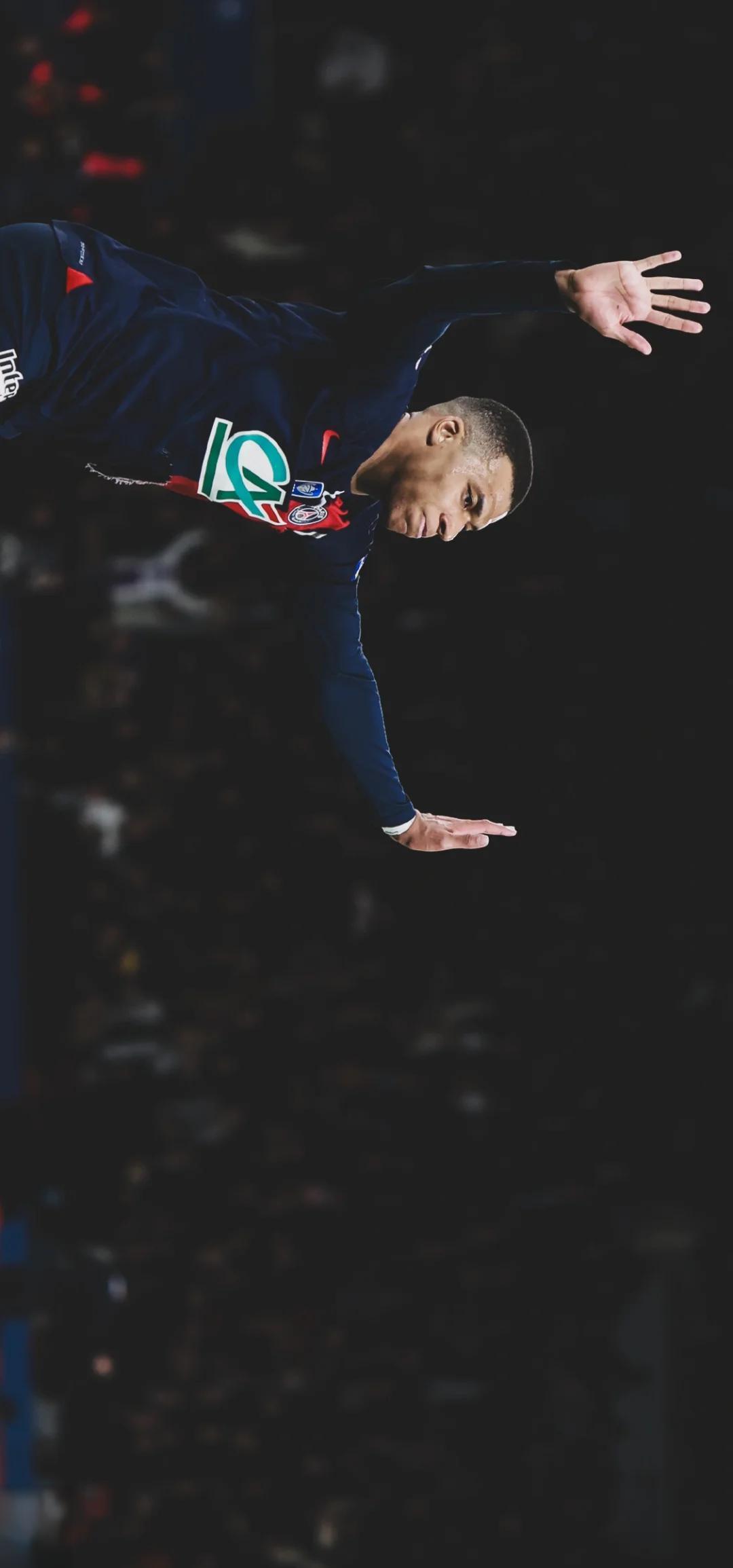 巴黎圣日耳曼训练开放日，今晨篮板制胜引欢呼，足总杯在即，训练强度明显提升的简单介绍