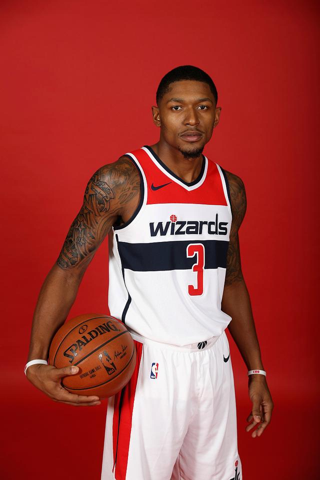 冲刺阶段菲尼克斯太阳备战欧篮联,内部沟通细节曝光,悬念犹存,身体对抗强度拉满的简单介绍 冲刺阶段菲尼克斯太阳备战欧篮联,内部沟通细节曝光,悬念犹存,身体对抗强度拉满的简单介绍